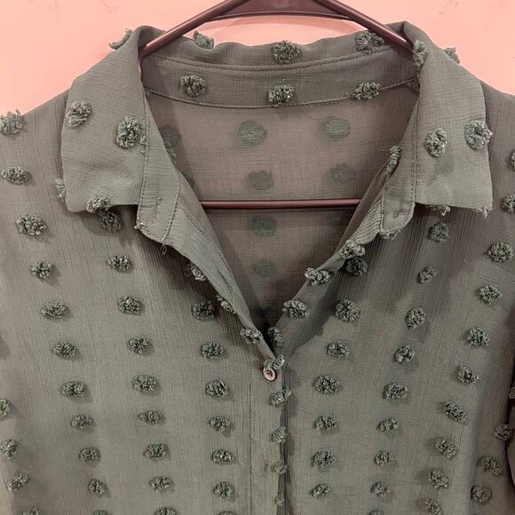 button button down shirt - Picture 2 of 4